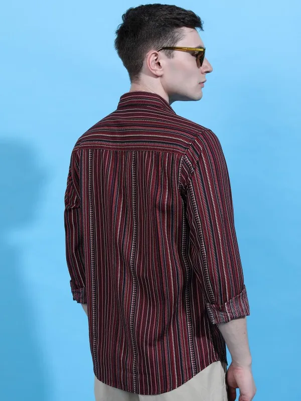  Highlander Men Black Striped Slim Fit Casual Shirts