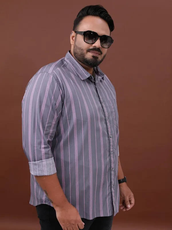  Xtra Ordinary By Highlander Men Grey Striped Regular Fit Casual Shirts