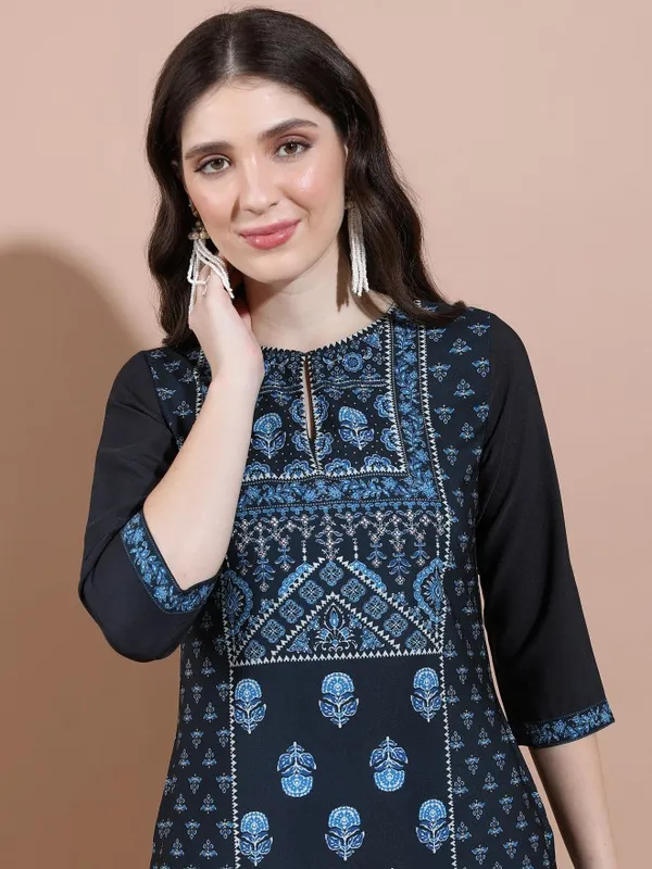  Vishudh Women Navy Blue Printed Straight Kurtas