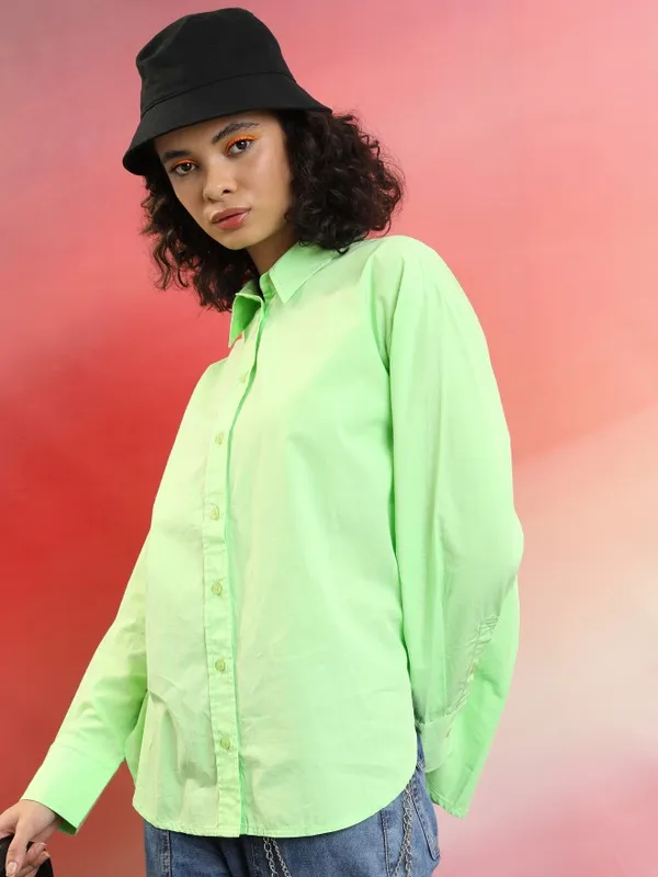  Tokyo Talkies Women Green Solid Casual Shirts