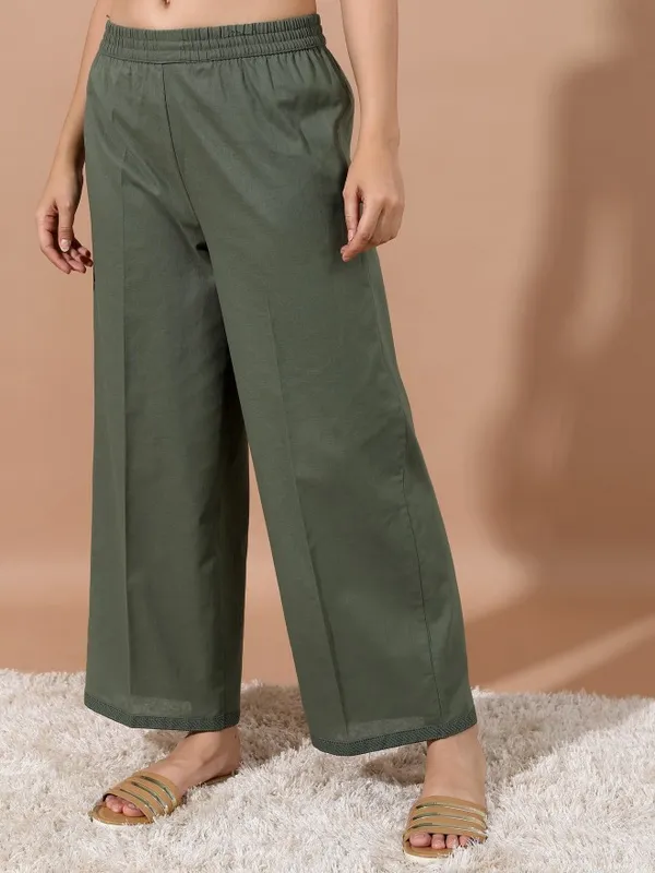  Vishudh Women Green Printed Kurta Sets