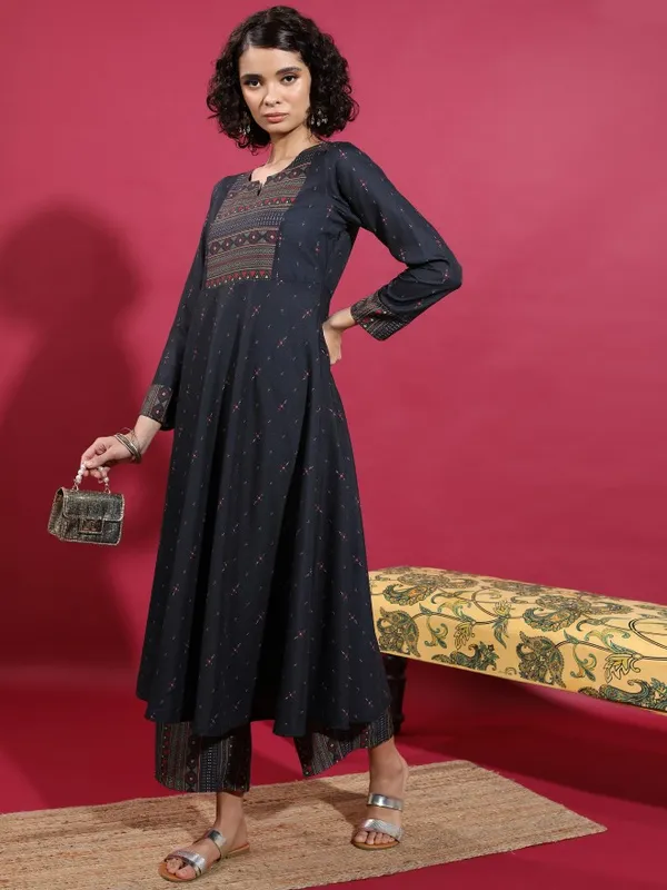  Ketch Women Black Kurta Sets