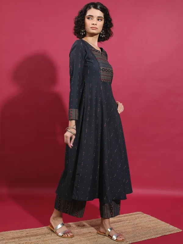  Ketch Women Black Kurta Sets