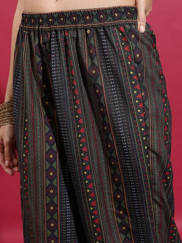  Ketch Women Black Kurta Sets