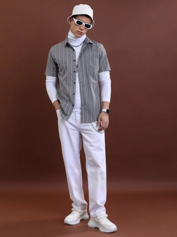  Highlander Men Grey Striped Slim Fit Casual Shirts
