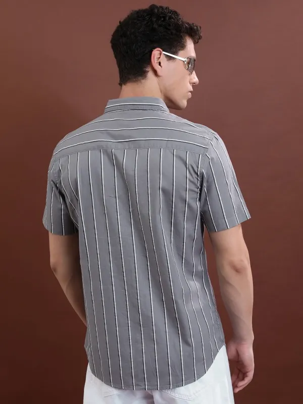  Highlander Men Grey Striped Slim Fit Casual Shirts