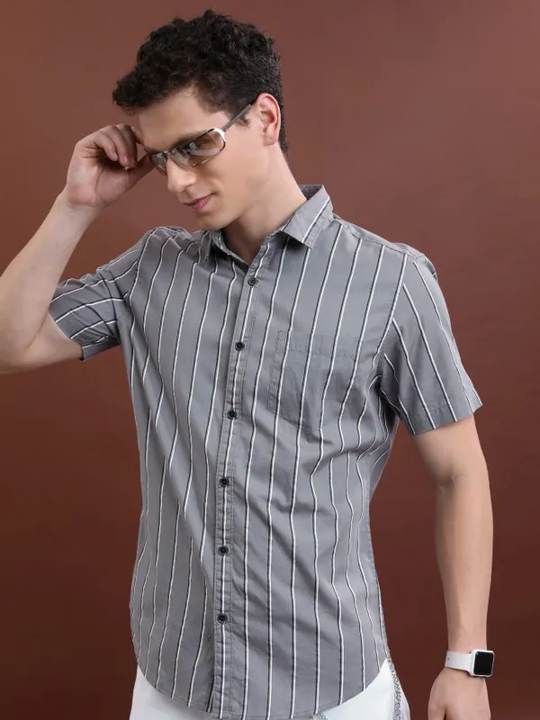  Highlander Men Grey Striped Slim Fit Casual Shirts