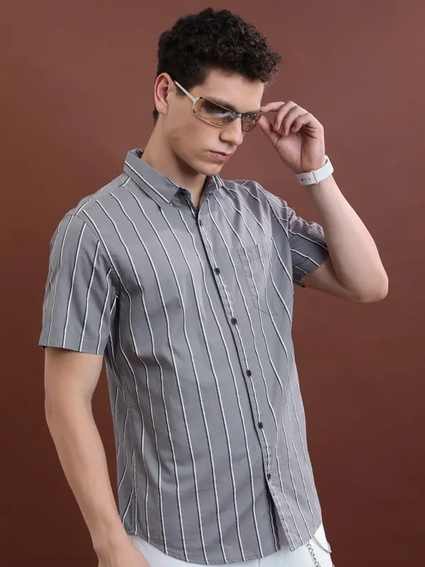  Highlander Men Grey Striped Slim Fit Casual Shirts
