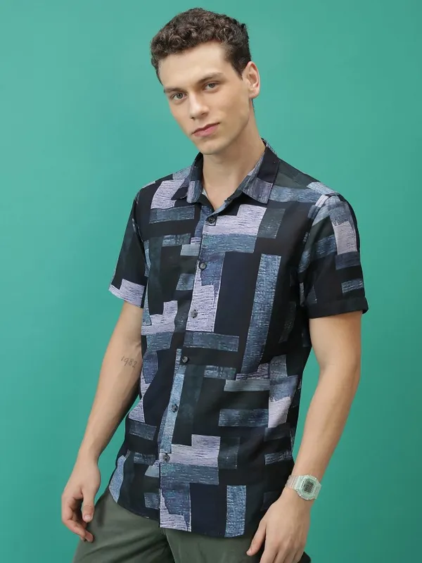  Highlander Men Black Printed Slim Fit Casual Shirts
