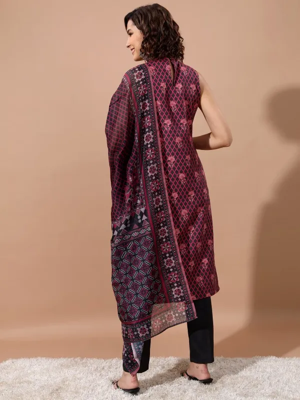  Vishudh Women Charcoal Printed Kurta Sets