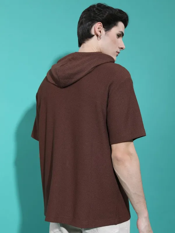 Highlander Men Brown Solid Hooded Oversized Fit T-Shirt