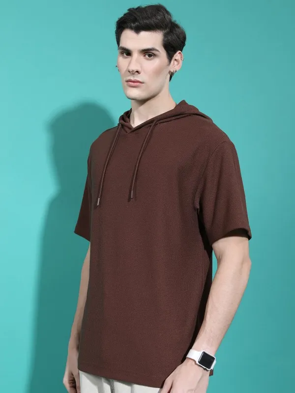 Highlander Men Brown Solid Hooded Oversized Fit T-Shirt