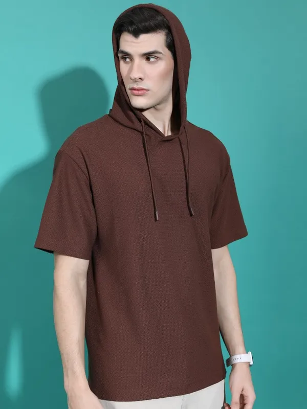Highlander Men Brown Solid Hooded Oversized Fit T-Shirt