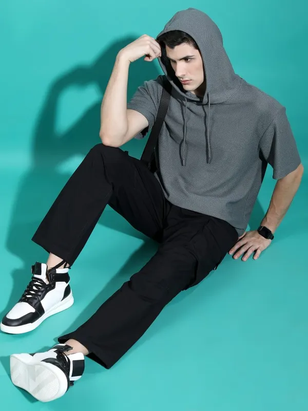  Highlander Men Grey Solid Hood T-Shirts