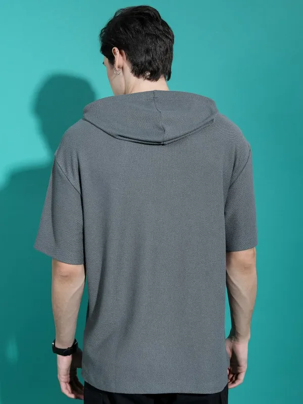  Highlander Men Grey Solid Hood T-Shirts