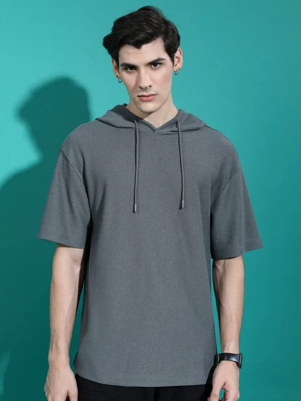  Highlander Men Grey Solid Hood T-Shirts