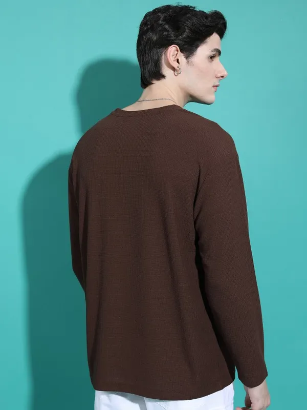  Highlander Men Brown Solid Round Neck T-Shirts