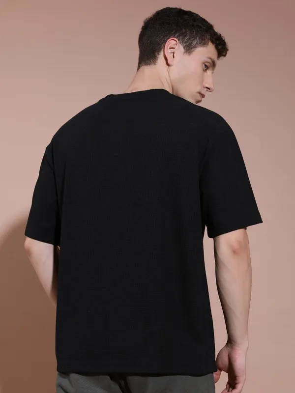  Highlander Men Black Solid Round Neck T-Shirts