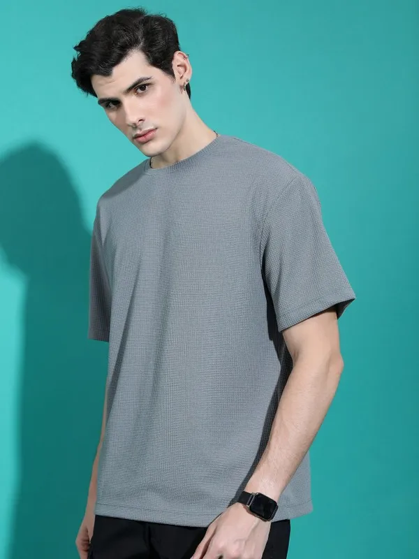  Highlander Men Grey Solid Round Neck T-Shirts