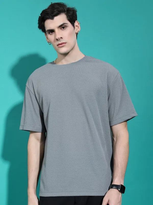  Highlander Men Grey Solid Round Neck T-Shirts