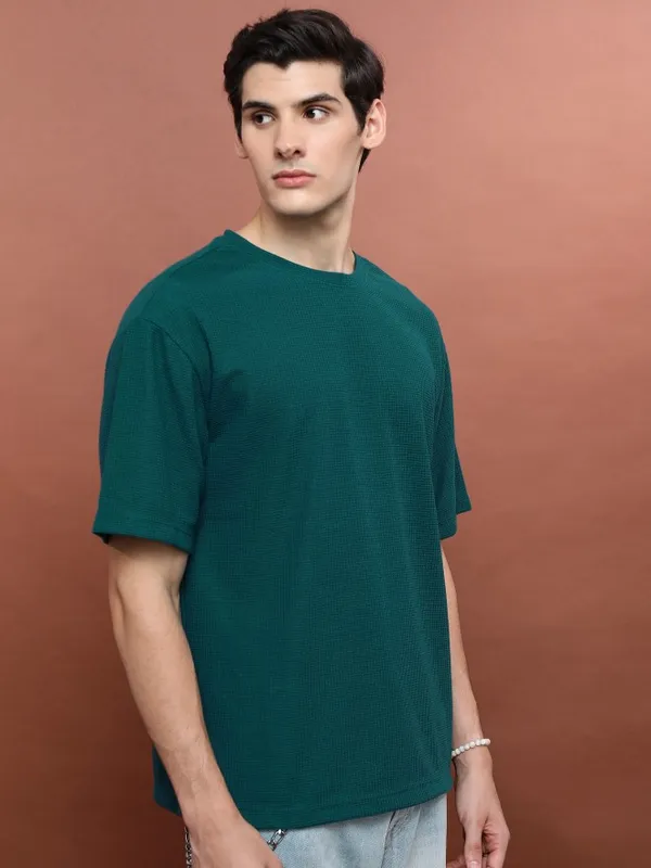  Highlander Men Green Solid Round Neck T-Shirts