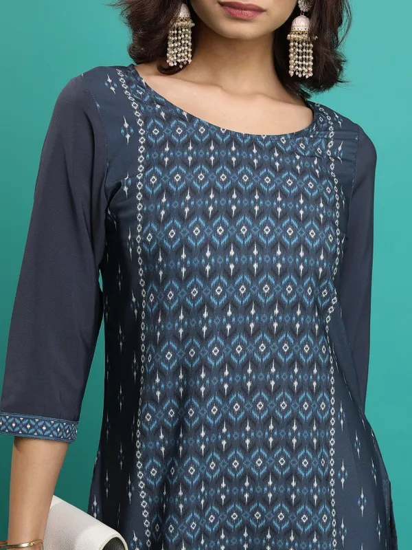  Vishudh  Women Blue Printed Straight Kurtas