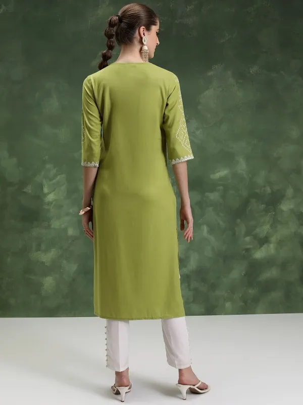  Vishudh Women Green Printed Straight Kurtas