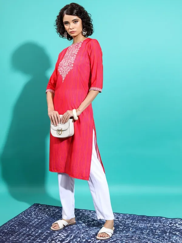 Ethnic Motifs Straight Kurta