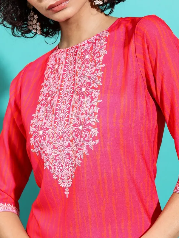Ethnic Motifs Straight Kurta