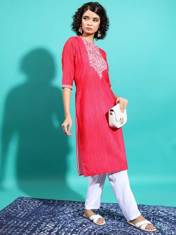 Ethnic Motifs Straight Kurta