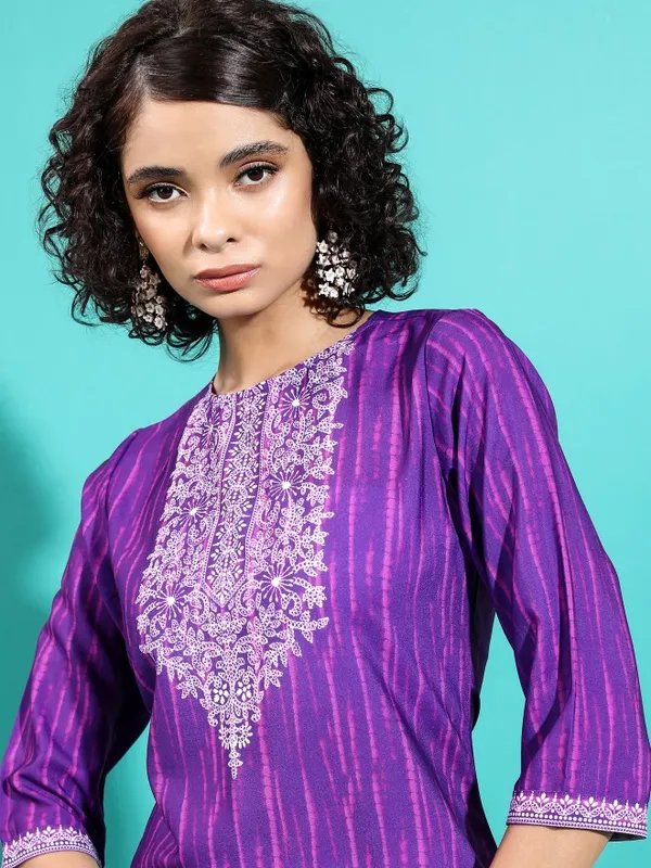  Vishudh  Women Purple Printed Straight Kurtas