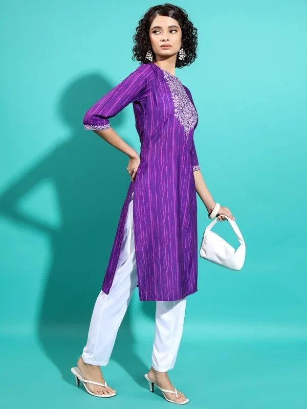  Vishudh  Women Purple Printed Straight Kurtas