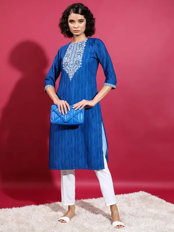  Vishudh  Women Blue Printed Straight Kurtas