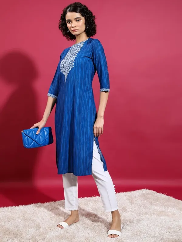  Vishudh  Women Blue Printed Straight Kurtas