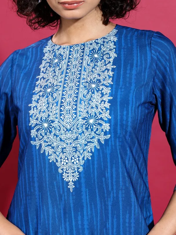  Vishudh  Women Blue Printed Straight Kurtas