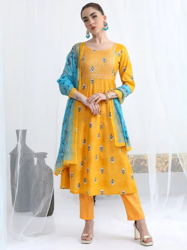  Ketch Women Mustard Printed Kurta Sets