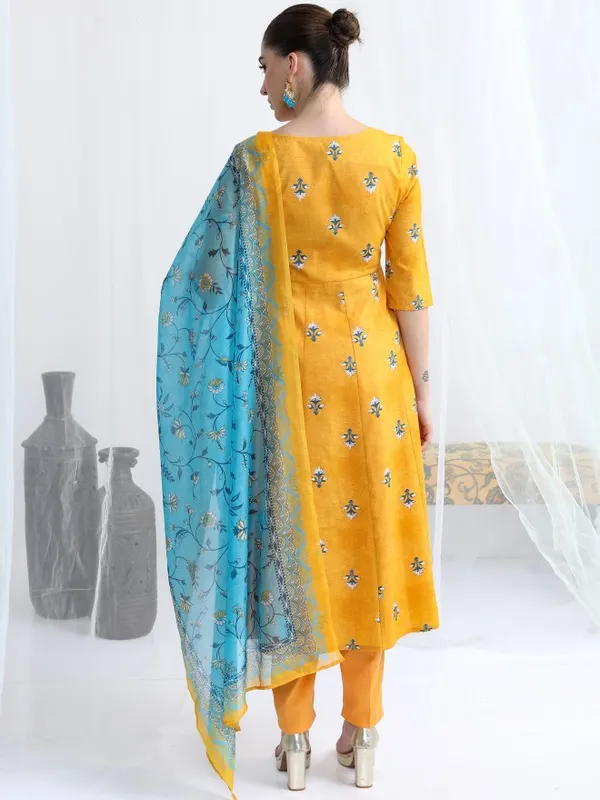  Ketch Women Mustard Printed Kurta Sets