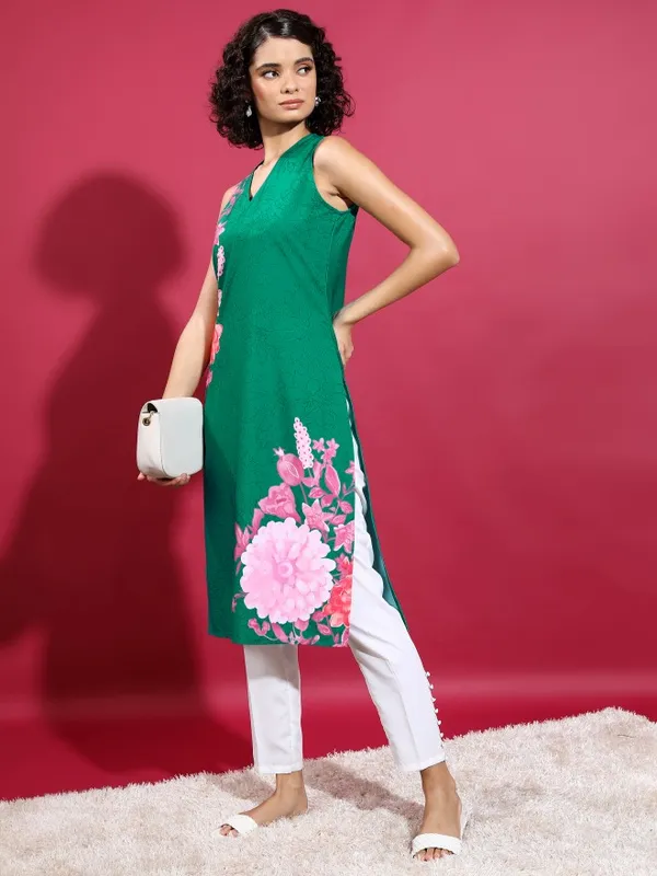  Ketch Women Green Printed Straight Kurtas