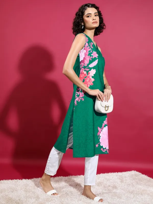  Ketch Women Green Printed Straight Kurtas