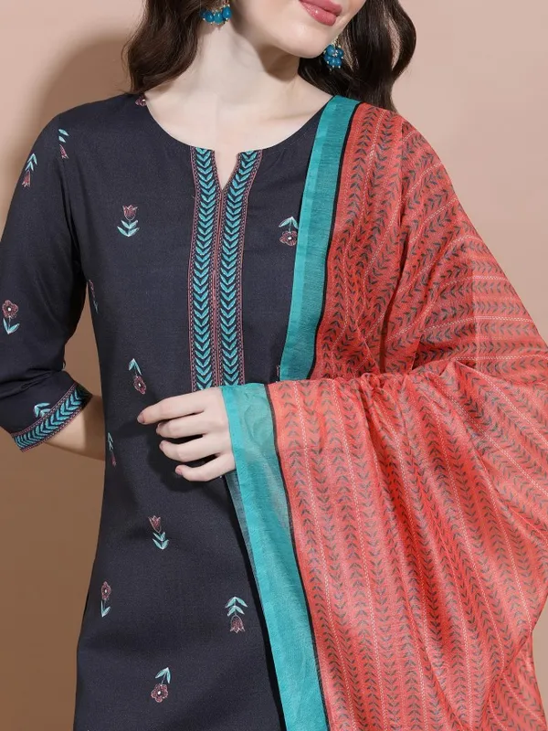  Vishudh Women Black Printed Kurta Sets
