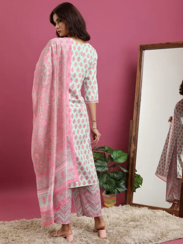  Ketch Women Green Printed Kurta Sets