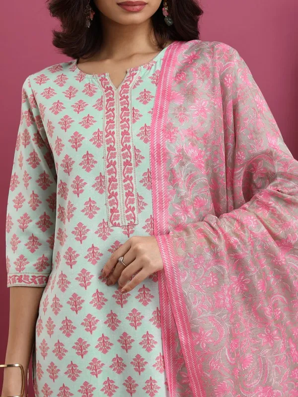  Ketch Women Green Printed Kurta Sets