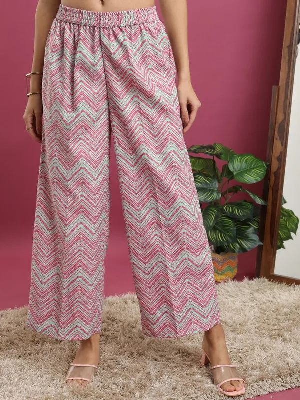  Ketch Women Green Printed Kurta Sets