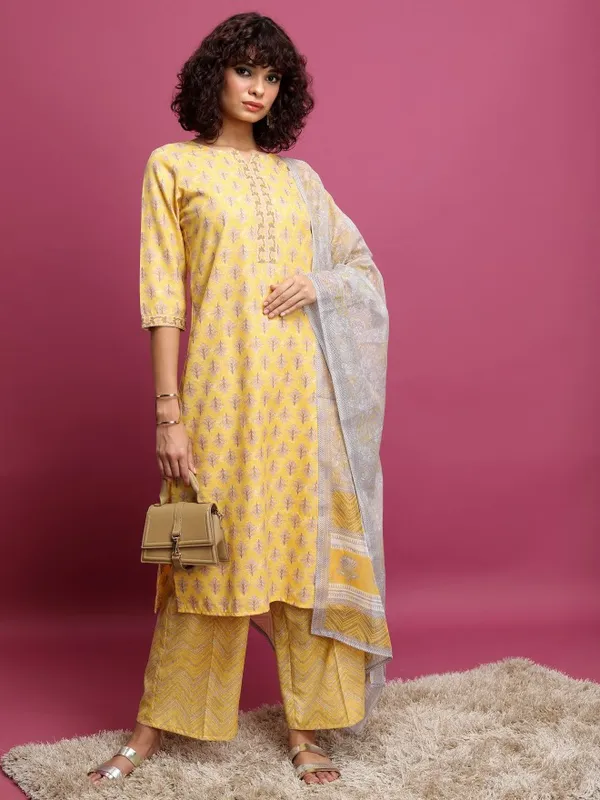 Women Kurta With Palazzo & Dupatta
