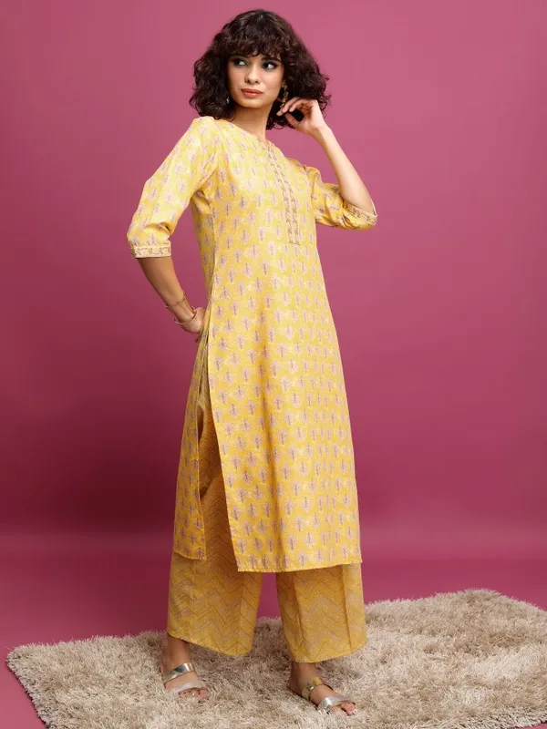 Women Kurta With Palazzo & Dupatta