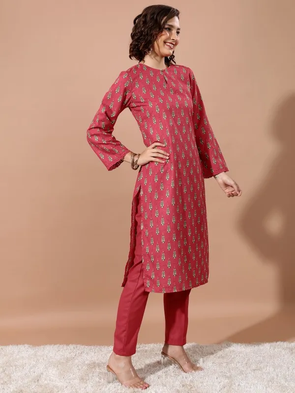  Vishudh Women Red Printed Kurta Sets