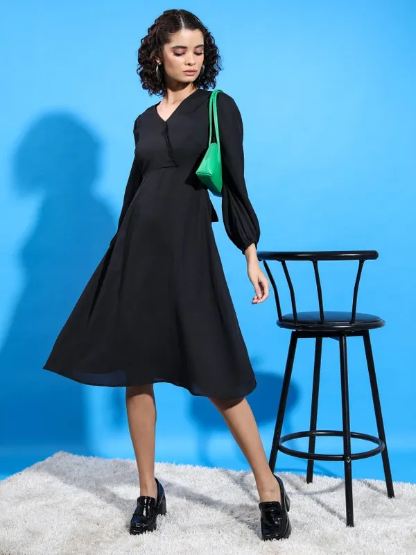  Tokyo Talkies Women Black Solid Wrap Dresses