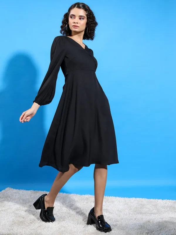  Tokyo Talkies Women Black Solid Wrap Dresses