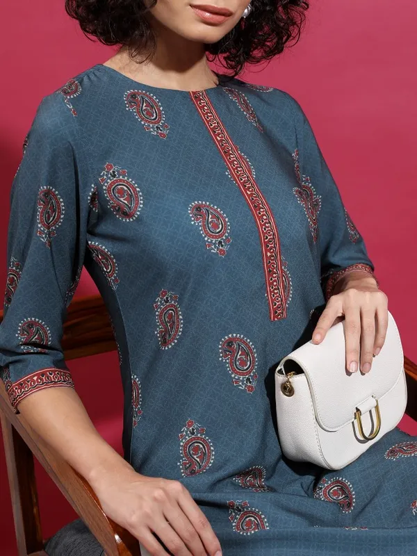 Vishudh Women Blue Printed Straight Kurta