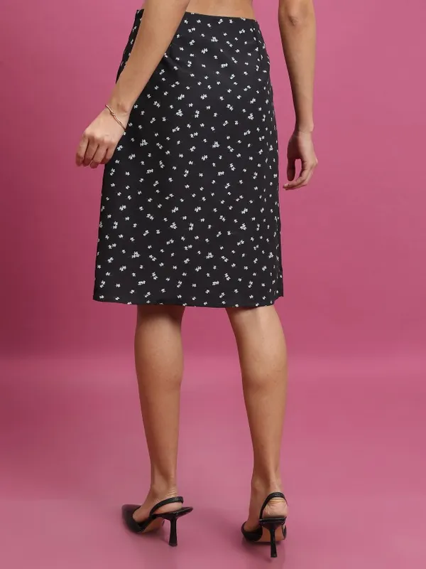 Tokyo Talkies Women Black Knee Length Skirt